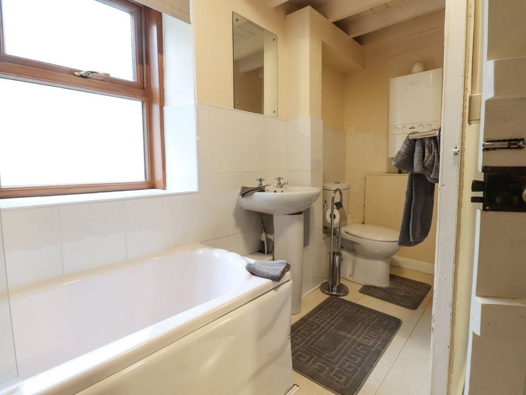 No 18, Ebens Lane, Cardigan, Cottage Let