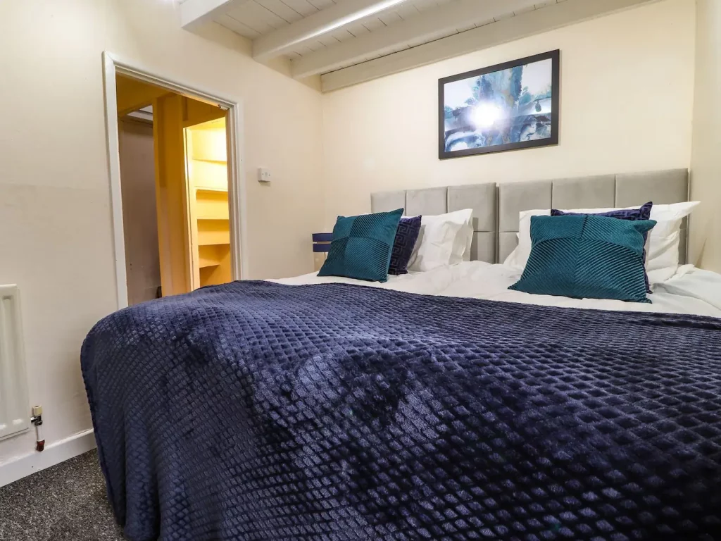 No 18, Ebens Lane, Cardigan, Cottage Let